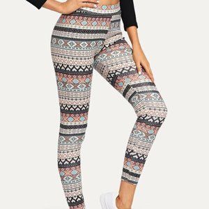 Cropped Geo Print Leggings